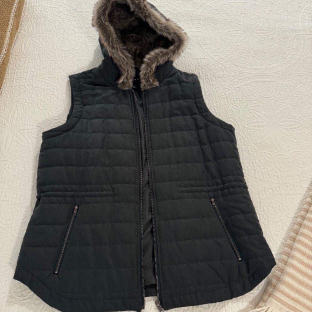 Tribal Vest Full Zip Faux Fur Lined Hood Size Large in Like New Condition